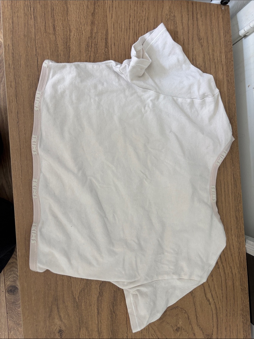 SKIMS White Cream Crop Top
